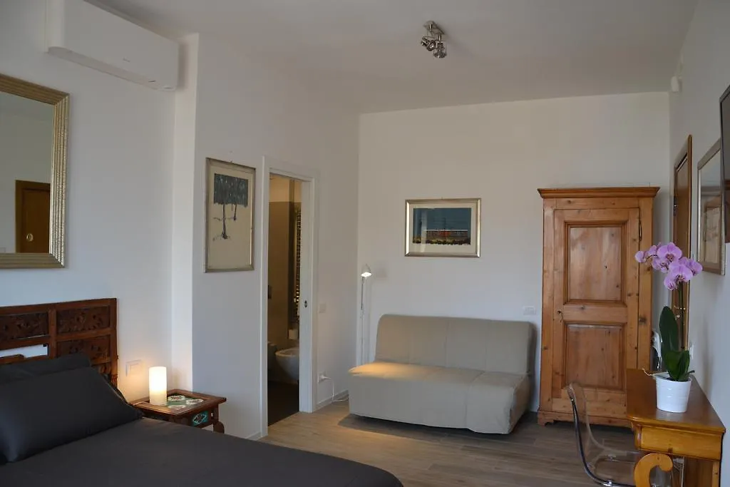Studio Cardello Colosseum Rome 0*,  Italy